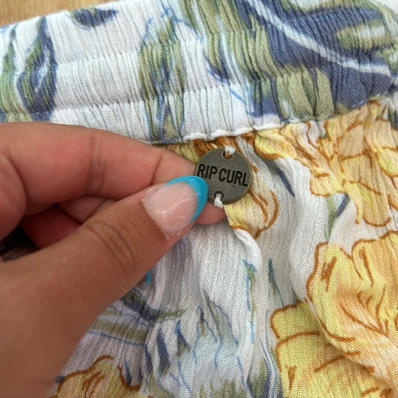 Ripcurl Mini skirt with flower print - Picture 6 of 7